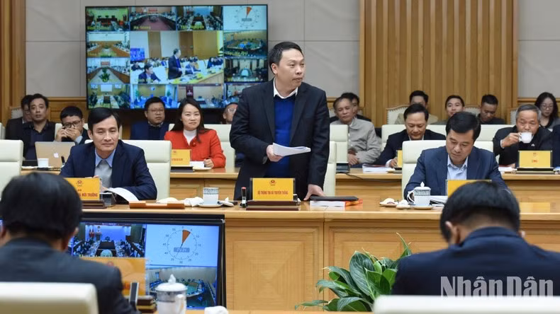 El representante del Ministerio de Información y Comunicación. El representante del Ministerio de Información y Comunicación.