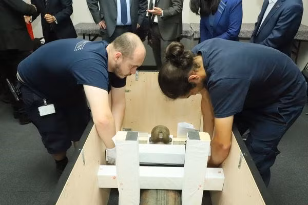 En la entrega (Foto: VNA)