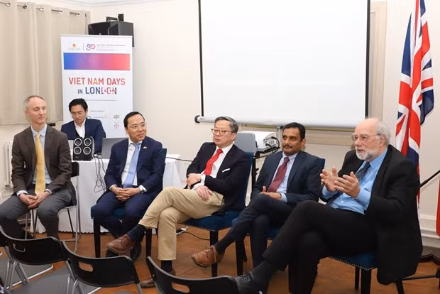 Expertos intercambian en la cita (Foto: VNA)