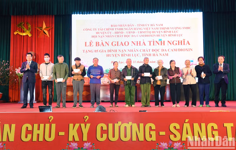 Durante los últimos 70 años, el diario siempre muestra su responsabilidad social y apoya a varios grandes programas caritativas anuales.