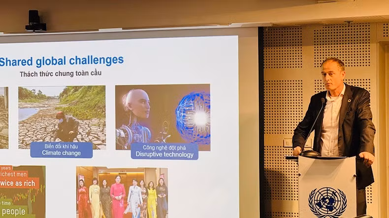 Un representante del PNUD interviene en la cita (Foto: Nhan Dan)