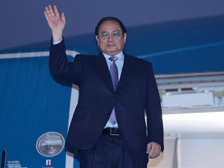 El primer ministro de Vietnam, Pham Minh Chinh, parte de Hanoi rumbo a Laos (Fotografía: VNA)