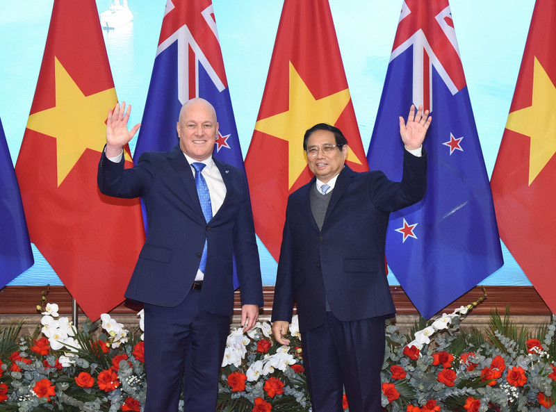 El primer ministro de Vietnam, Pham Minh Chinh, y el primer ministro de Nueva Zelanda, Christopher Luxon, antes de las conversaciones. (Foto: VNA)