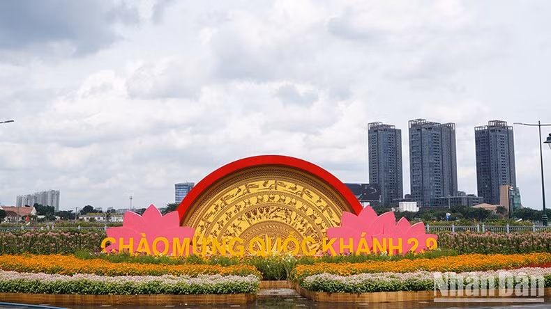 Un rincón decorativo en el parque del muelle Bach Dang.