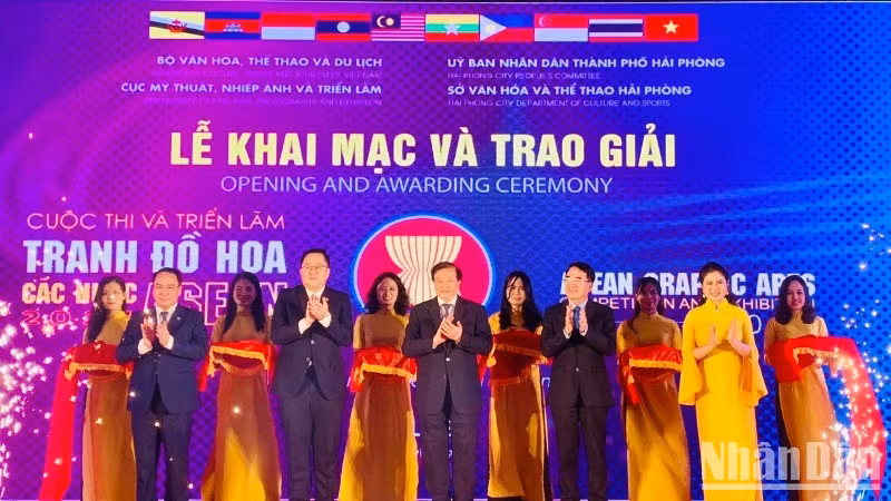 Inauguran exposición de pintura gráfica de la Asean 2024