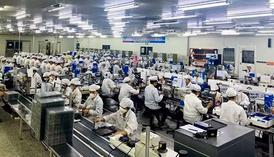 Provincia vietnamita fortalece diálogo con empresas de IED