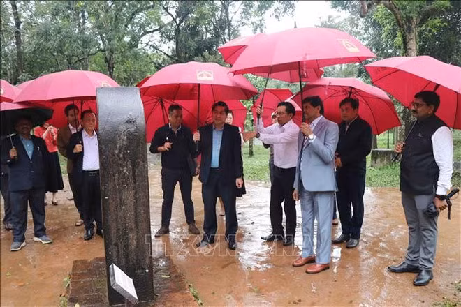 Los expertos vietnamitas e indios afirmaron que durante el trabajo implementarán principalmente el método de reforzar y preservar los elementos originales (Foto:VNA)