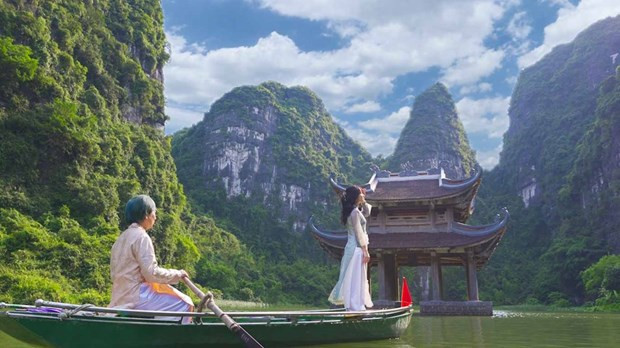 Artista surcoreano lleva belleza de Vietnam al mundo con música