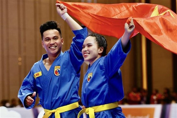 La actuación de Nguyen Thi Hoai Nuong y Nguyen Hoang Du (Foto: VNA)