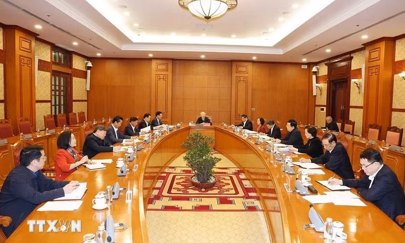 El secretario general del Partido Comunista de Vietnam, Nguyen Phu Trong, habla en la primera reunión del subcomité de asuntos de personal del XIV Congreso Nacional del PCV. (Foto: VNA)