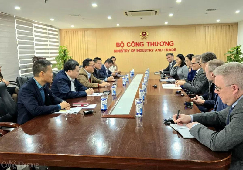 Escena del evento (Foto: congthuong.vn)