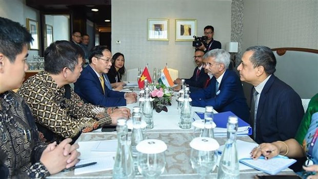 El canciller vietnamita, Bui Thanh Son, sostiene el encuentro con su homólogo de la India, Subrahmanyam Jaishankar (Foto:VNA)