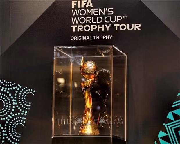 El trofeo de la Copa Mundial Femenina de Fútbol de 2023. (Foto: VNA)