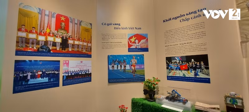 En la exposición. (Foto: VNA)