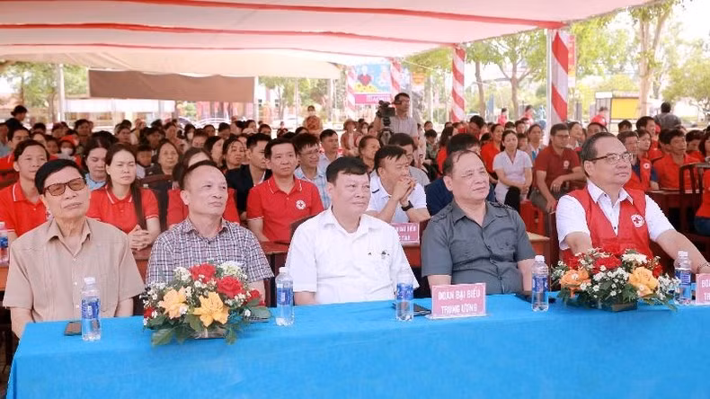 Numerosas actividades prácticas en Dak Lak por Mes Humanitario 2025 ảnh 1