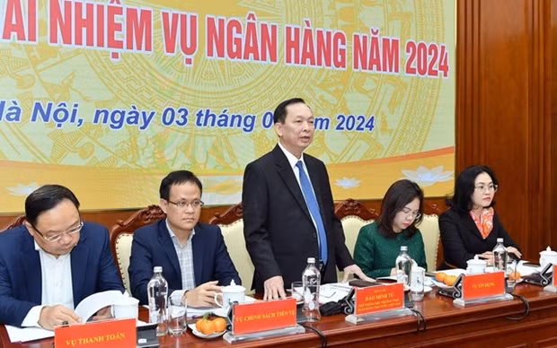 El vicegobernador del Banco Estatal de Vietnam, Dao Minh Tu, en la conferencia de prensa (Foto: qdnd.vn)