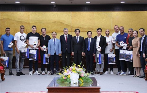 Las autoridades de Da Nang y la delegación brasileña (Foto: VNA) 