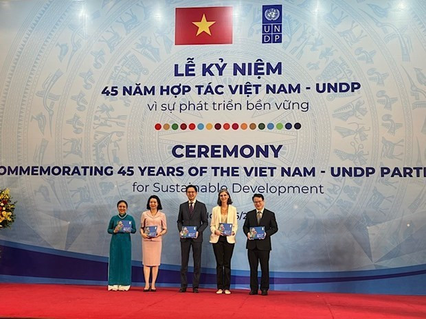 Durante la ceremonia por el 45º aniversario de la asociación Vietnam-PNUD (Foto: VNA)