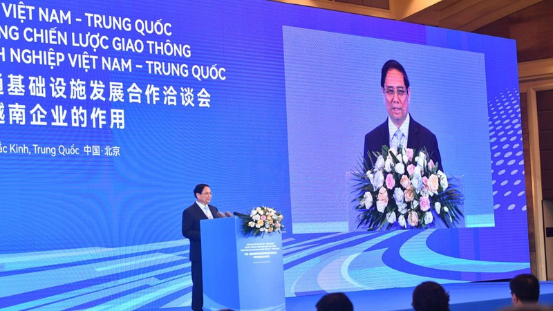El primer ministro de Vietnam, Pham Minh Chinh, habla en la cita. (Foto: Nhan Dan)