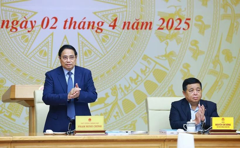El primer ministro de Vietnam, Pham Minh Chinh ,preside la segunda reunión del Comité Directivo para la elaboración del proyecto de desarrollo de la economía privada. (Foto: VNA)