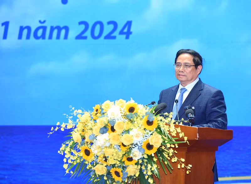El premier vietnamita, Pham Minh Chinh, habla en el acto.