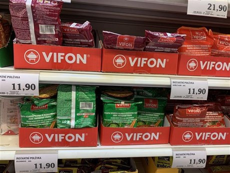 Productos de comida instantánea vietnamita en la República Checa (Fotografía: VNA)
