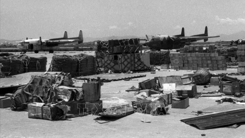 El ejército de liberación capturó el aeropuerto de Thanh Son (Ninh Thuan). (Foto: Dinh Quang Thanh/VNA)