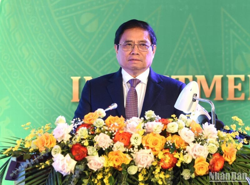 El premier vietnamita Pham Minh Chinh habla en el evento