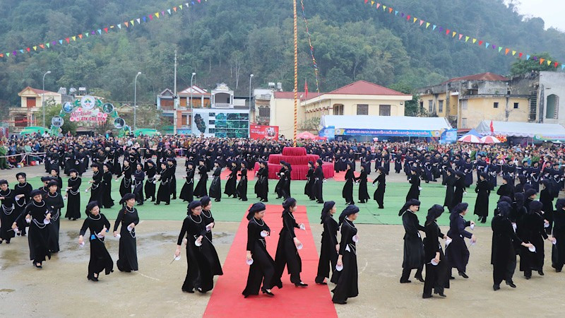 Inauguran en provincia vietnamita Festival de Primavera 2024