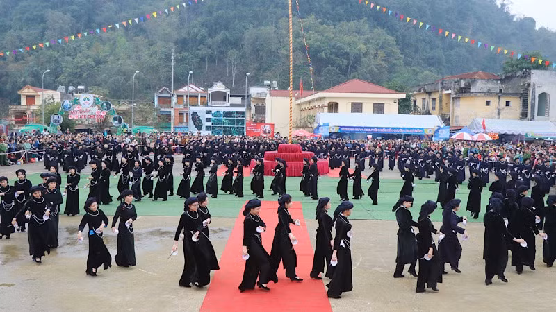 Inauguran en provincia vietnamita Festival de Primavera 2024