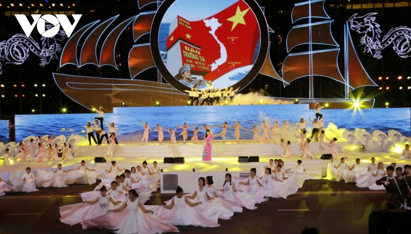 Una actuación artística en el Festival del Mar de Nha Trang-Khanh Hoa 2019 (Foto: VOV)