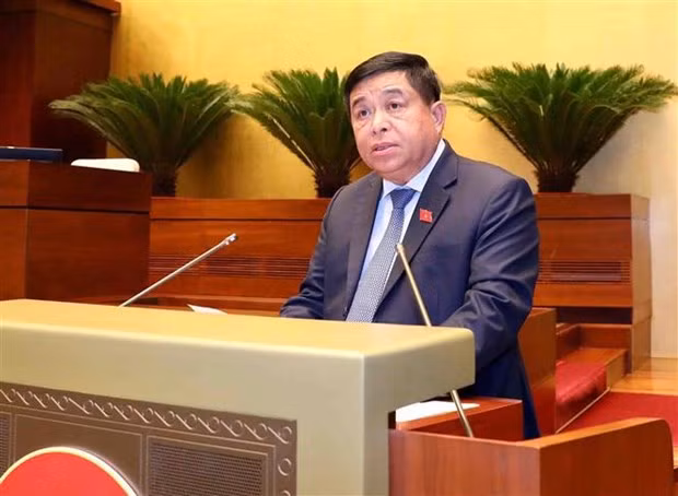 El ministro de Planificación e Inversión, Nguyen Chi Dung, interviene en la cita (Foto: VNA)