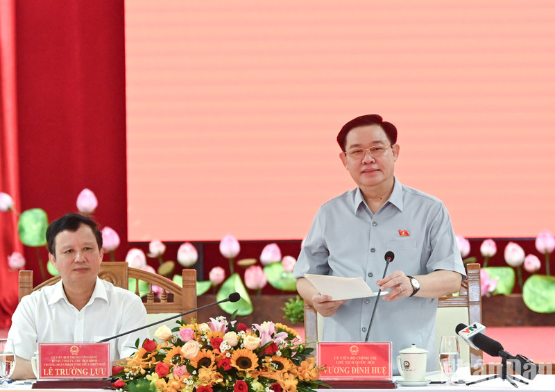 El presidente de la Asamblea Nacional de Vietnam, Vuong Dinh Hue, interviene en el acto (Foto: Nhan Dan)