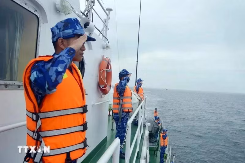 La guardia costera de Vietnam realiza patrulla en el norte del Golfo de Tonkín. (Foto: VNA)