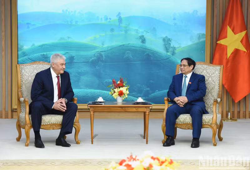 El primer ministro vietnamita, Pham Minh Chinh y el ministro ruso de Asuntos Internos, general Kolokoltsev Vladimir Alexandrovich (Foto:VNA)