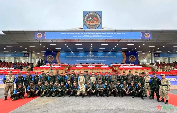 Delegados participantes en el acto inaugural (Foto: qdnd.vn)