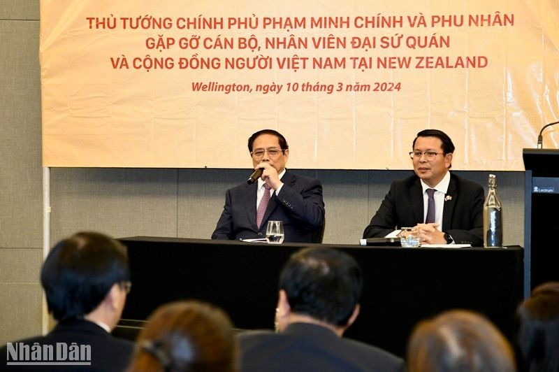 El primer ministro de Vietnam, Pham Minh Chinh, habla en el encuentro. (Foto: Nhan Dan)