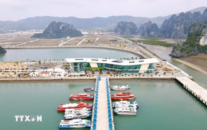  Puerto Internacional de Ao Tien (Foto: VNA)