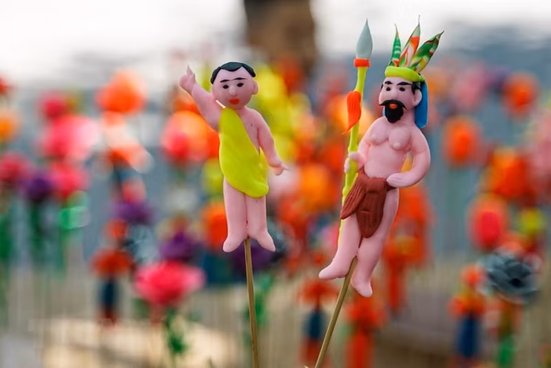 Figura de los reyes Hung, legendarios fundadores de la nación.