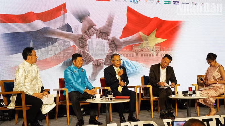 El embajador de Hanói en Bangkok, Phan Chi Thanh, interviene en el evento (Foto: Dinh Truong)