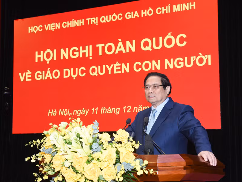 El primer ministro de Vietnam, Pham Minh Chinh, interviene en la cita (Foto: Nhan Dan)