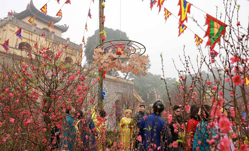 Cultivan costumbres del Tet en Ciudadela Imperial de Thang Long