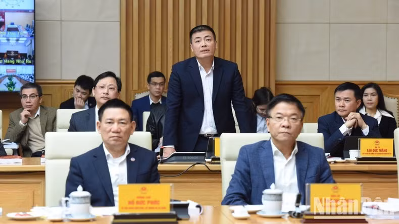 El representante de del Grupo de Correos y Telecomunicaciones habla en el acto. El representante de del Grupo de Correos y Telecomunicaciones habla en el acto.