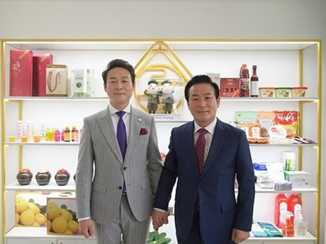 Representantes de la Oficina comercial de Nonsan (Fotografía: Yonhap)