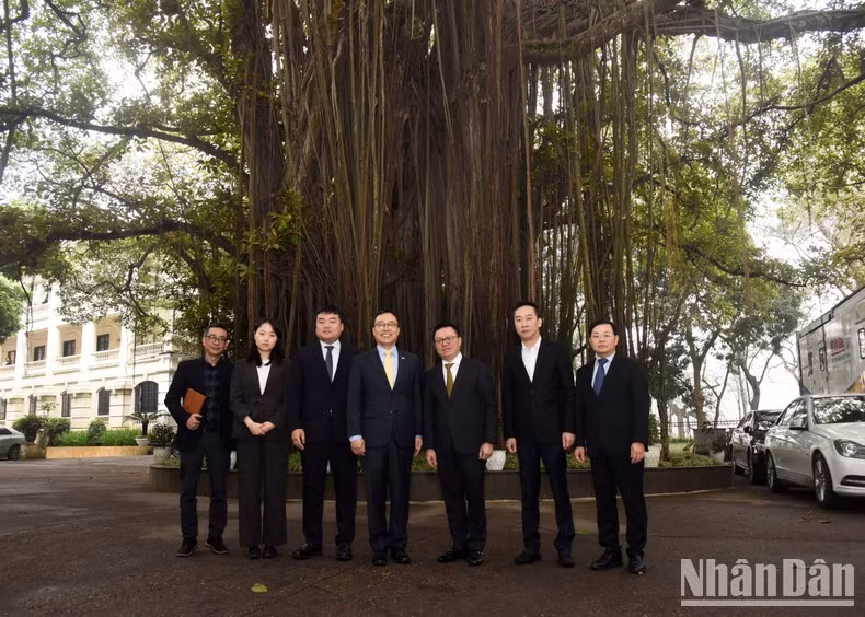 Delegados toman un foto de recuerdo