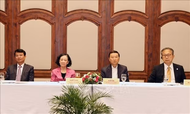 La miembro del Buró Político, permanente del Secretariado, jefa de la Comisión de Organización del Comité Central y titular de la agrupación, Truong Thi Mai, en el evento (Foto:VNA)