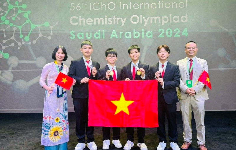 Los estudiantes vietnamitas participantes en la Olimpiada Internacional de Química 2024 (Foto: Nhan Dan)