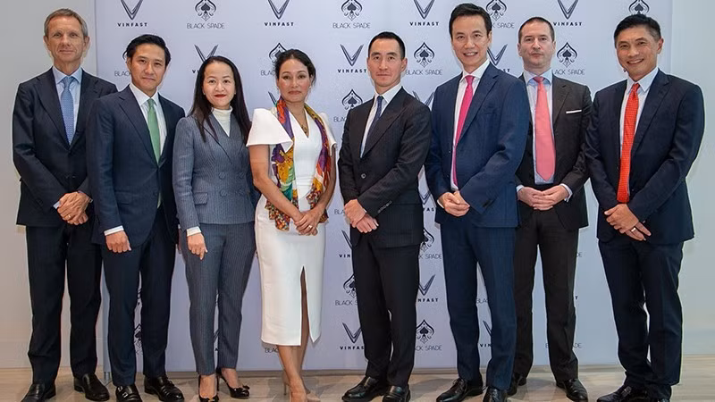 Delegados de VinFast y Black Spade Acquisition. (Fotografía: VinFast)