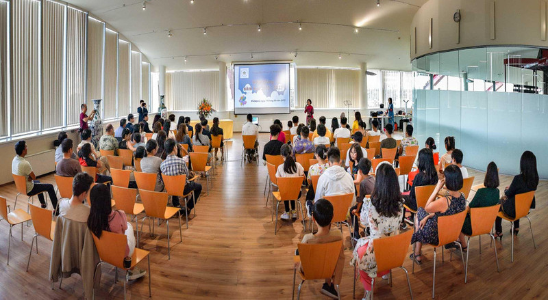 La ceremonia de inauguración del nuevo año escolar en un centro del idioma vietnamita en Budapest. (Fotografía: baoquocte.vn)