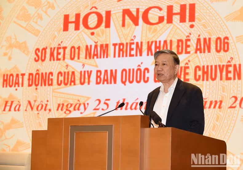 El ministro de Seguridad Pública, To Lam.